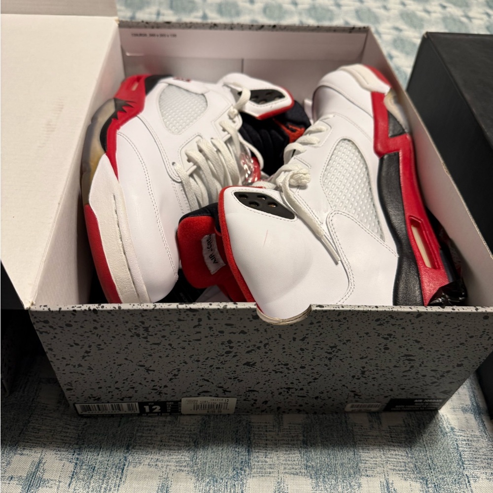 Jordan retro 5 “Fire Red”